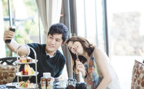 ���Ƕ��мα����׶�����������ϱ���ǰŮ��ͼ ���Ƕ����׼���