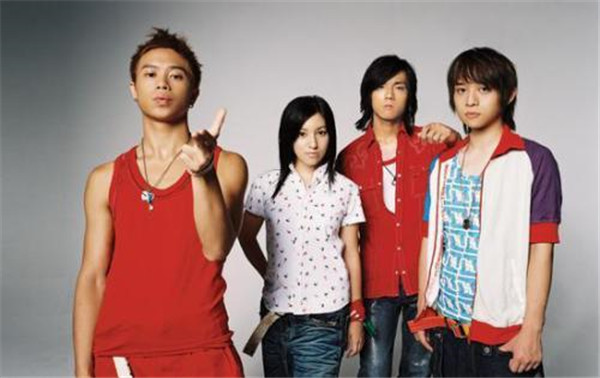 南拳妈妈第一任女主唱叫什么为什么换代 南拳妈妈为什么不火近况