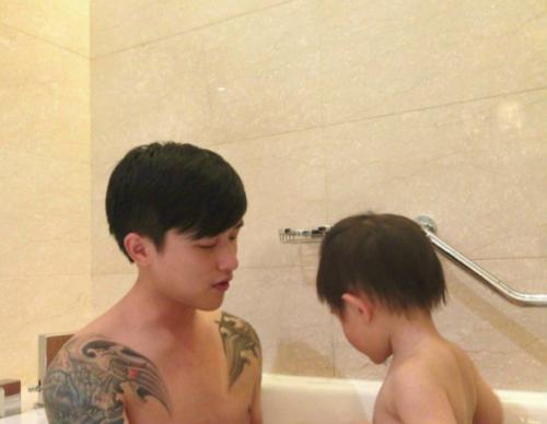 ck�����Ϲ���˭�Ǹ������� �����Ϲ���������ʲô��΢������ʲô