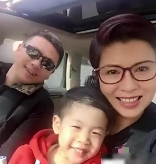 ������������ʵ���� ���������ڵ��ɷ��Ǹ�ʲô�������ϱ�����Ƭ