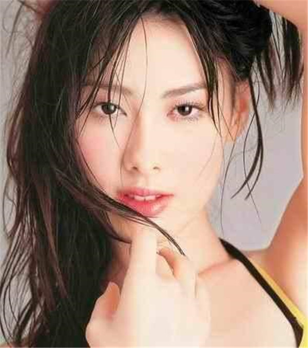 为什么梁洛施生三个儿子都没进豪门 梁洛施生辰八字分析现状