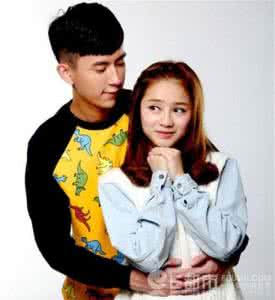 ������΢������ǰ����Ƭ ������Ů������˭