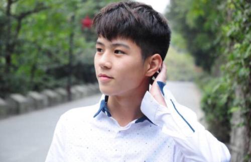 杨桐家境怎么样父母是做什么的 杨桐家到底多有钱是富二代吗