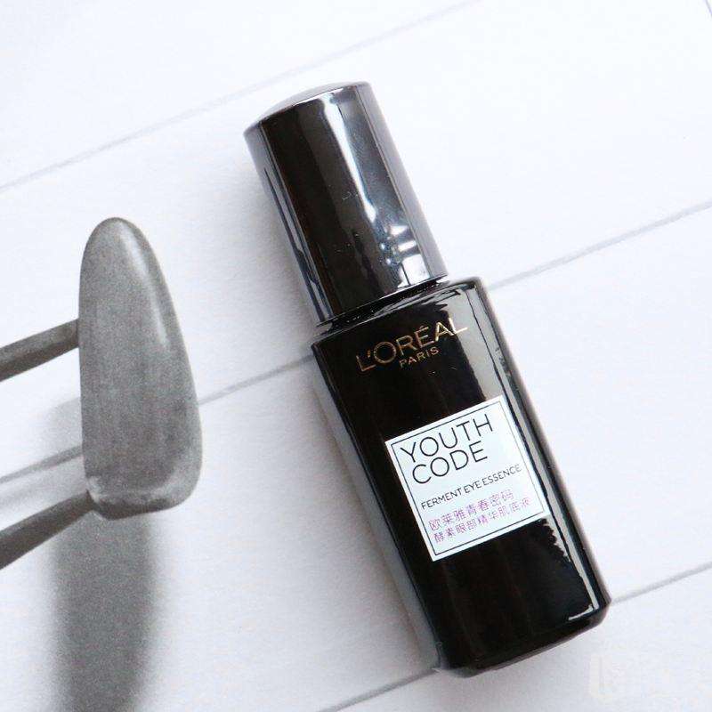 ŷ����С��ƿ�Ǿ������Ǽ���Һ ŷ����С��ƿˮǰ�û���ˮ����