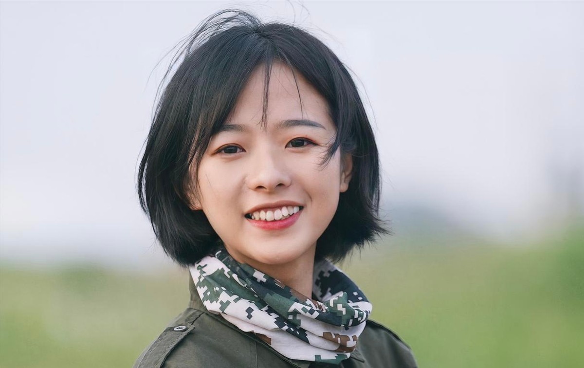 ���λ����90����Ů�����˸�����ò˫ȫ ����˲�������˶�����˼