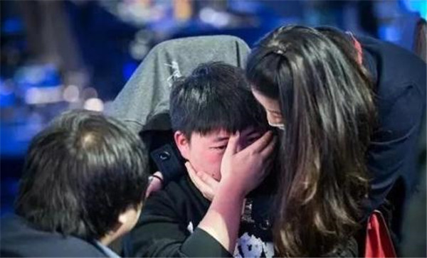 uziŮ���Ѱ���������ѧ������ʷ���� uzi��ǰŮ���Ƕ���˭����ʷ