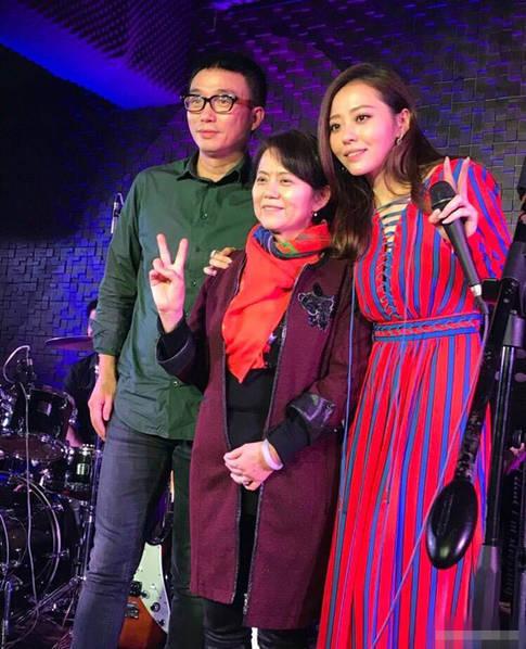 ����ӱ�ͷ�����״������������� ����ӱ���Ϲһ�Ů�˲��ܹ���΢