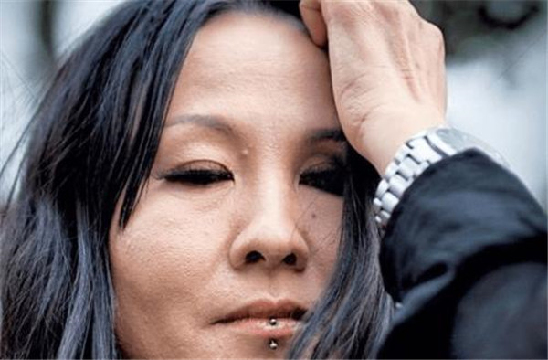 ���������Ϲ���˭�м������� �����۾�û��ʱ����Ƭ������ô����