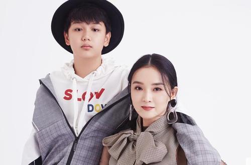 ��������Ҹ���͸����Ϲ�Ϊ�η־� �������Ϲ��ĳ���ͼǰ��ͼƬ