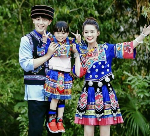 李沁现实生活中的男友是谁和邓伦恋情再添锤 圈内小料李沁邓伦