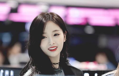 宇宙少女吴宣仪海南富婆啥意思家里有钱是富二代 黑历史出道前照