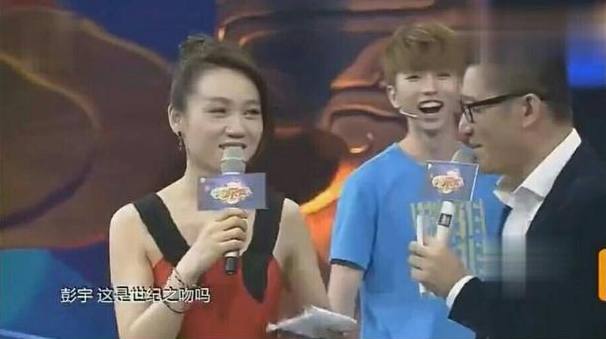 �������׿ڳ��ϳ����ڸ�һ �������ĳ��Ǹ���˭��Ů������ͼƬ