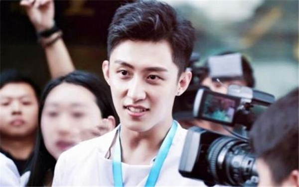 �ƾ���ǲ���ϲ�������ʵ����һ���� �ƾ�褸����ϵЬ�����а�