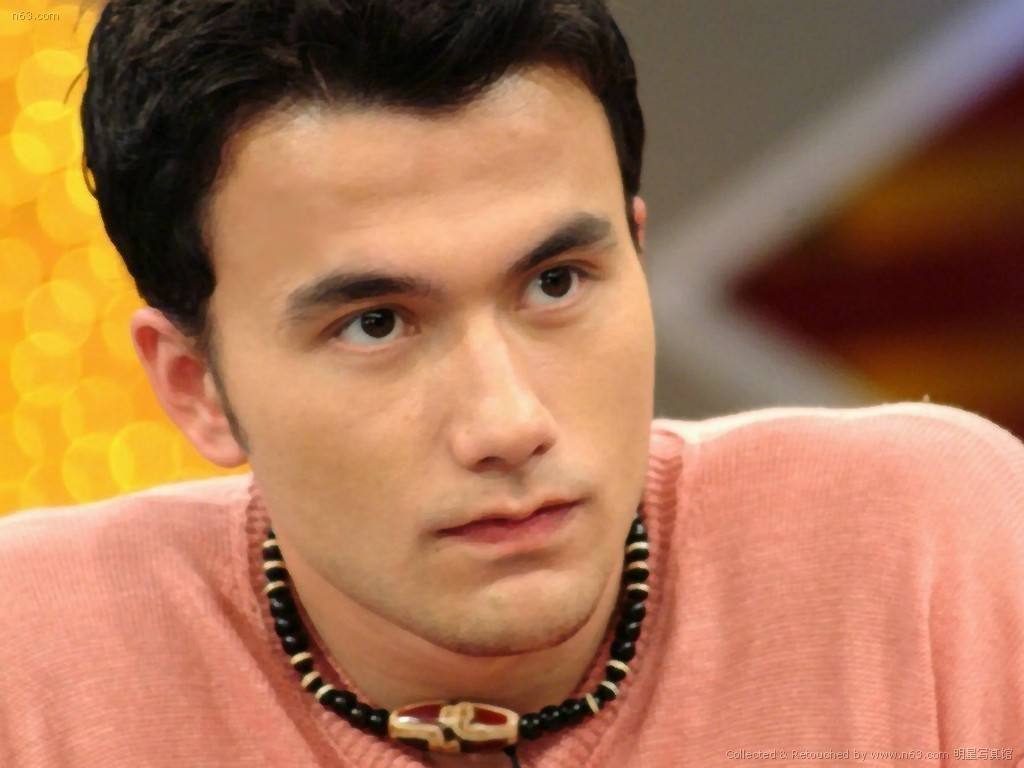 6位长得像"混血儿"的男星 个个浓眉大眼 实打实的中国美男子