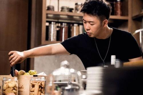 �ź��ΰְ���˭��ʲô�� �ź��θ��׶Ź������ϼ���ж����ʲ�