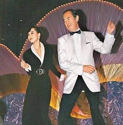 �κ�����ĸ����ŷֱ���˭˭������ �κ��Ϊʲô����Ȣ�ĸ�����