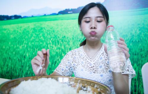 ���Ӿ�������Ա̸������ԭ�� ���Ӿ�����������Ա���������»�