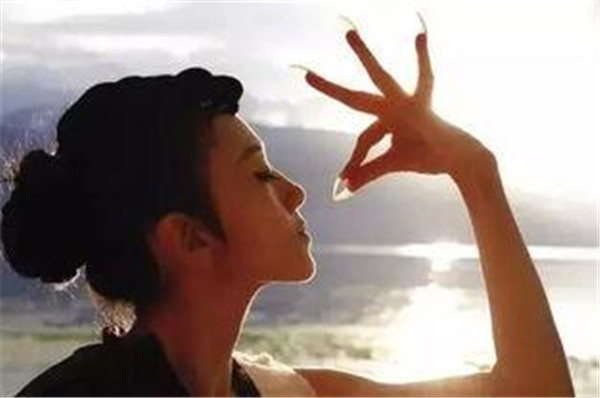 ����Ƽ��һ���Ϲ���Ů����˭��Ƭ ����Ƽ��ʲôת�����ǿ�ȸ��