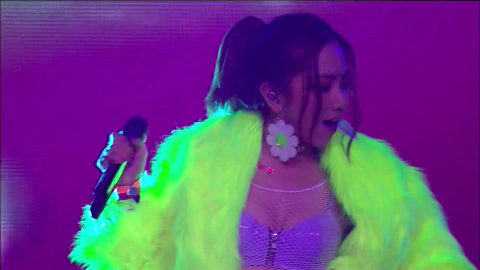 �����������⴩�Ը�¶����Ƭ ������¶����¶��Ƥ���ջ���Ƭ