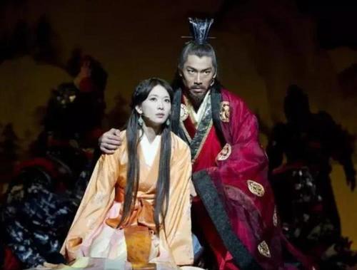 ������ƽ�������������Ǹ����� ���������ƽ�������ݻ�Ȼ����