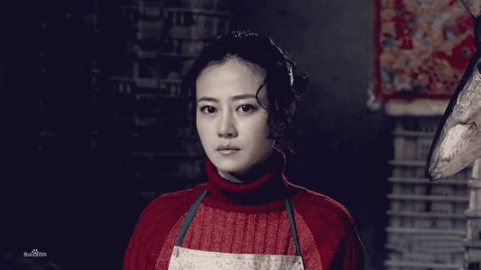 自强渴望正常生活的哑女小梅,又或者是充满时代女性独立精神的顾香兰