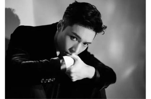 ���������п���Ȣ��˿ϲ��Ȧ��Ů�� �����˵ĸ����������