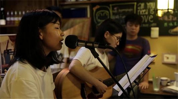 房东的猫王心怡是谁哪里人资料照 王心怡吴佩玲什么关系是情侣吗