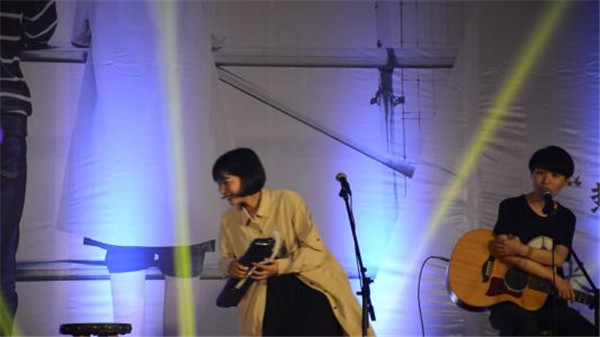 房东的猫王心怡是谁哪里人资料照 王心怡吴佩玲什么关系是情侣吗