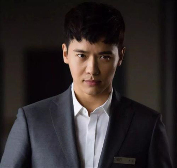 ���������ְ�Ů�����������½�չ �����谸Ů���·�ʱ��ֵ�¾���