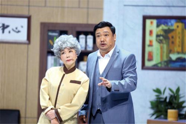 任梓慧是贾冰的老婆吗什么关系 任梓慧为什么跟着贾冰怎么认识的