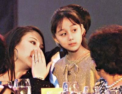 �κ����ϲ���ĸ������Ǻγ��� �κ����Ů��ϵ�����ĸ����г�Ϣ