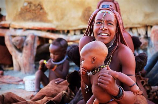 非洲辛巴族女人从不洗澡身上污垢N层厚 男女关系混乱到难以启齿