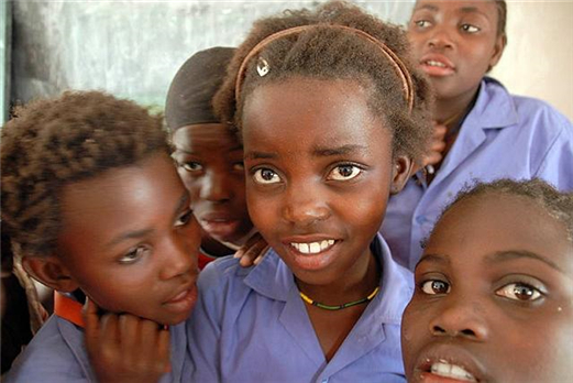 非洲辛巴族女人从不洗澡身上污垢N层厚 男女关系混乱到难以启齿