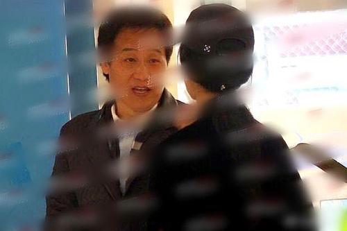 �½�����Լ��ļ�ͥ�� �½�ɽ����û�м�������ԭ��������˭ͼ