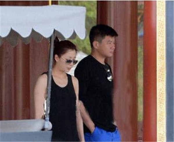 殷桃有过几次婚姻都是谁情史揭秘 殷桃现任丈夫李金羽为什么分手