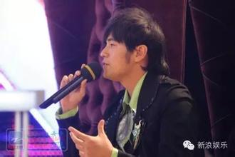 周杰伦取下假发头发稀疏秃顶照片 周杰伦头发怎么变多的是假的吗