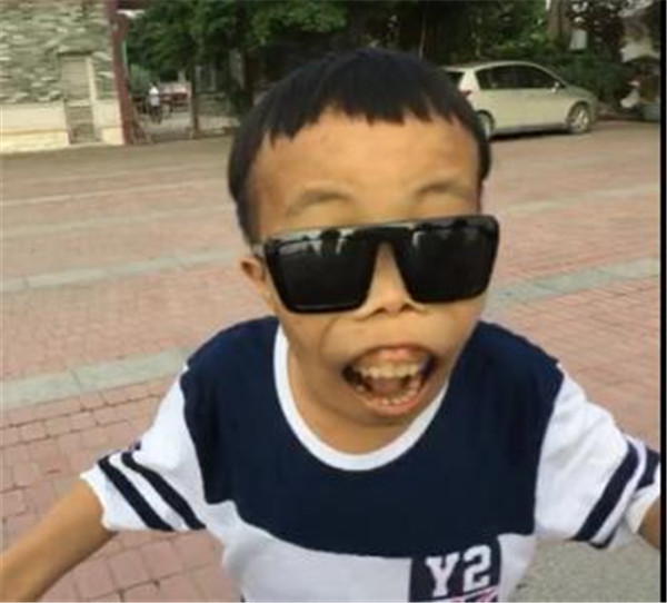 yy外星人陈山是富二代吗真实身份遭扒 陈山幕后老板是谁怎么红的