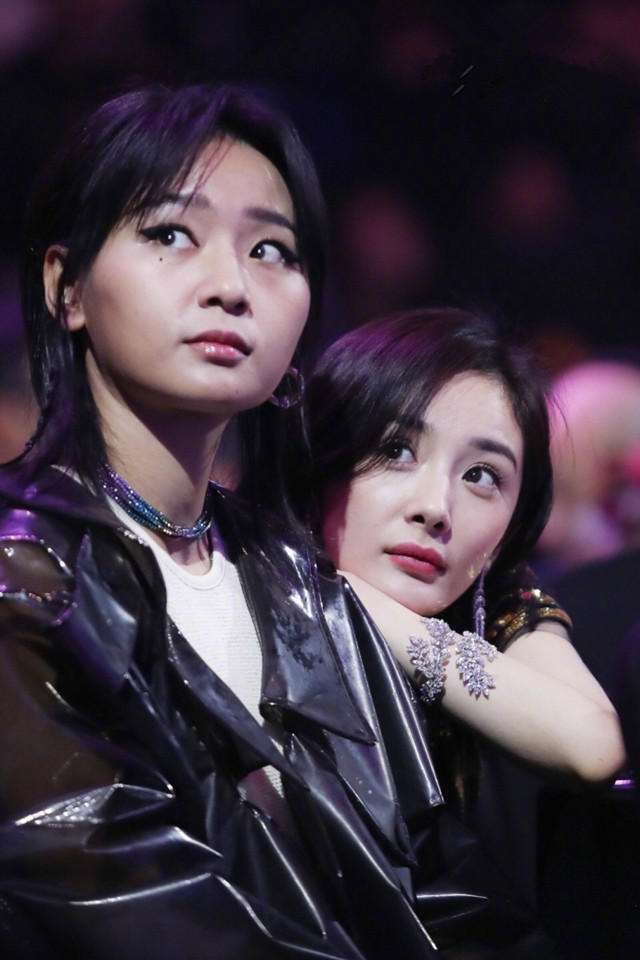 周笔畅和杨幂的关系过于亲密引热议 杨幂和周笔畅被曝是拉拉真假