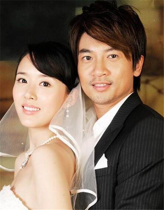 颜丹晨和苏有朋是什么关系怎么传绯闻的 颜丹晨和苏有朋婚纱照片