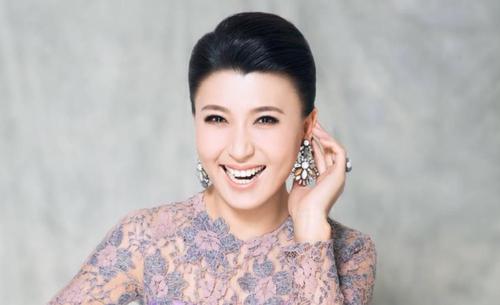 演员闫学晶的婚史一共有几个丈夫几个孩子 闫学晶第一任丈夫是谁