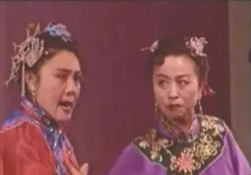 ���ٻ������м������Ӷ����Ǹ�ʲô�� ���������ٻ���Ů����