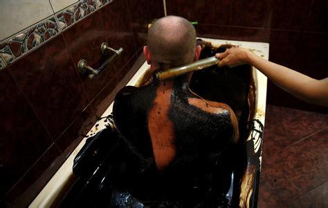 �����ݽ�ʯ��ԡ��ʲô�ô��ݶ����ж��� �Լ��ڼҿ�����ʯ��ԡ��