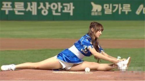 ������Ůѩ�𼵶ʳ��캦��ˤ�Ӳ����� ����˵������ѷ�����͵Ц