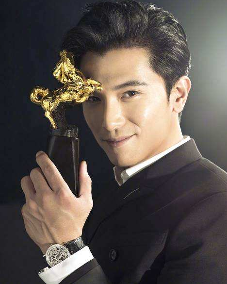 邱泽现任60岁女朋友是谁资料照片 罗晋谈邱泽说了啥为啥放弃唐嫣