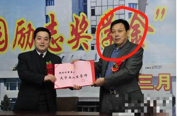 κ��ѫ�İְ���˭���ϼ�ͥ���� κ��ѫ�����Ժ�ԭ���Ǹ�����