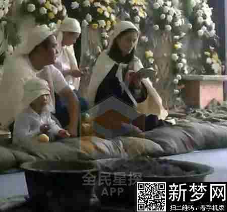 �����������ӵĸ��׺�үү��˭ �����ʲ��ж����ں���˼��˭��Ǯ