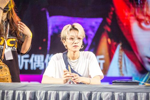 �������������μӹ���һ�쳬Ů ����΢����������������ĸ���