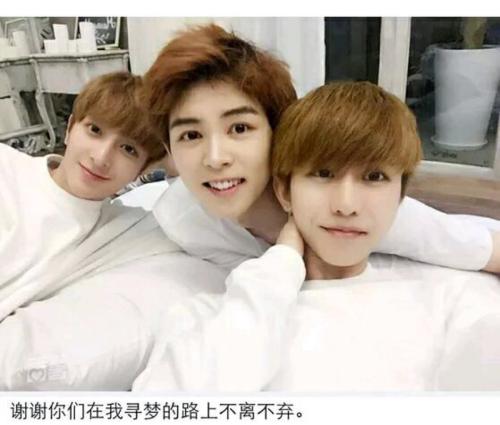 ����ҫ��Ů�����Ͻ�ϼ��˭��Ƭ ����ҫ΢���������ϱ�����ʷ��Ƥ