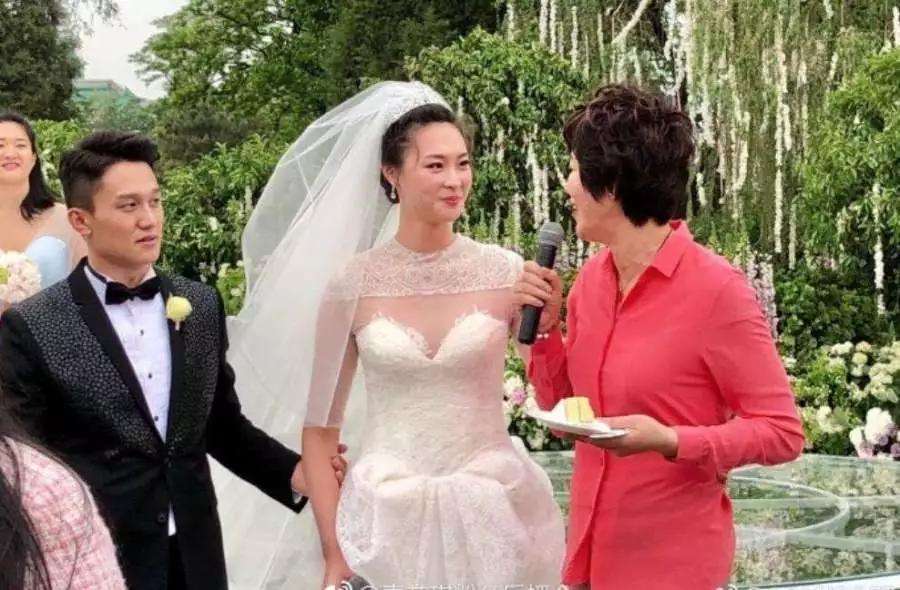 为啥没人去惠若琪婚礼 中国女排私下关系惠若琪和朱婷关系怎么样