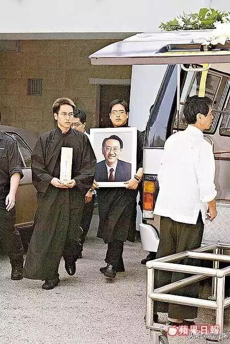 汤臣二公子汤珈铖抑郁症怎么治好的 汤珈铖童年萌照现在又胖又秃